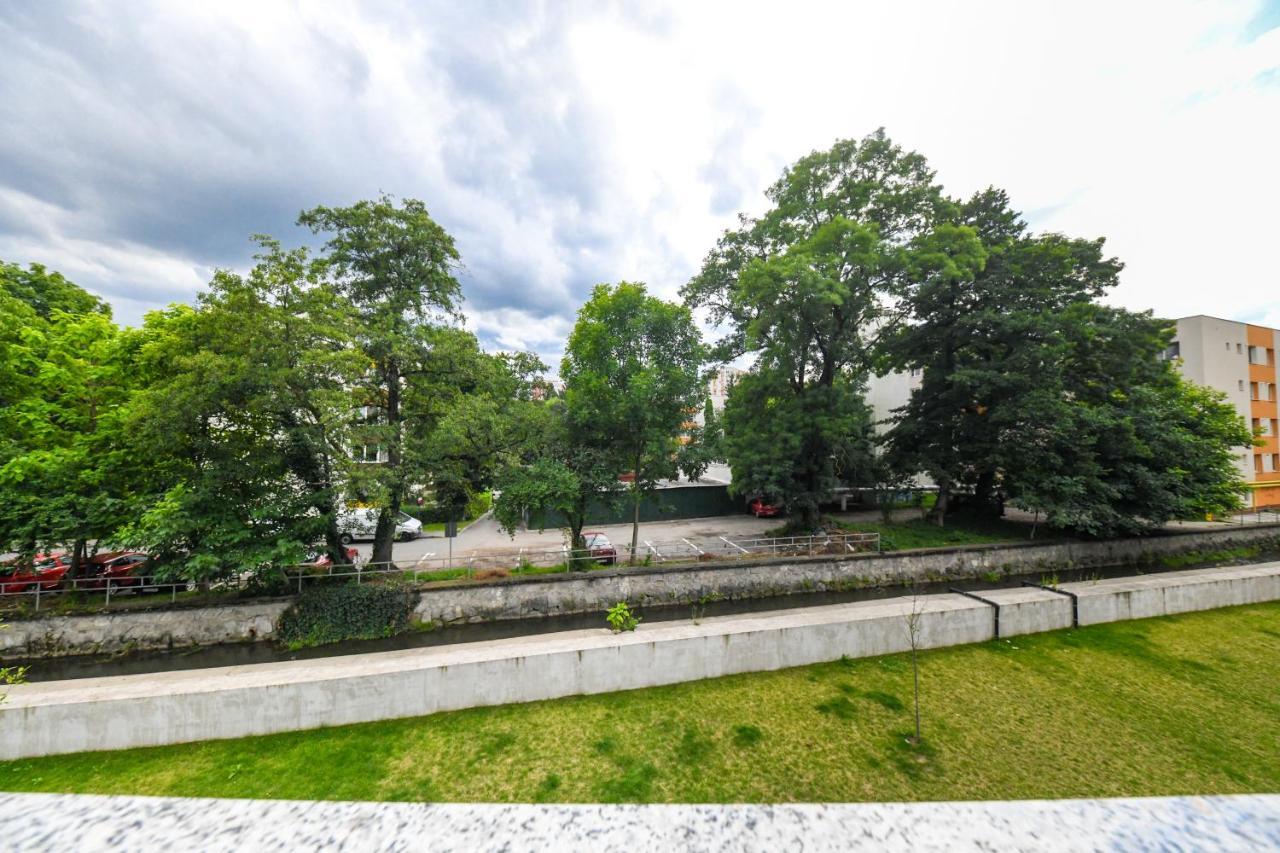 Modern Apartment In A Quiet Area Cluj-Napoca Eksteriør billede